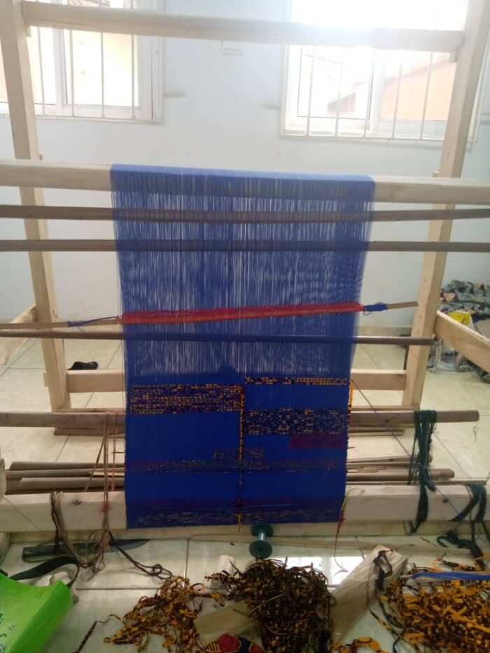 33 × 90 inches - Image 7
