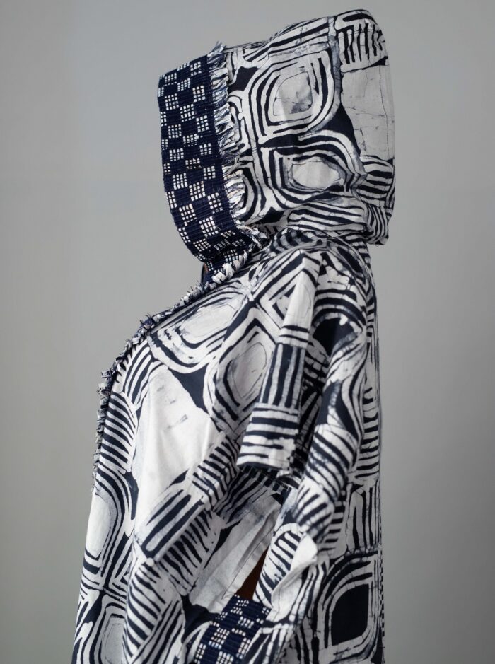 Kimono Embellished with Navy Blue Mix Diakwu Strip