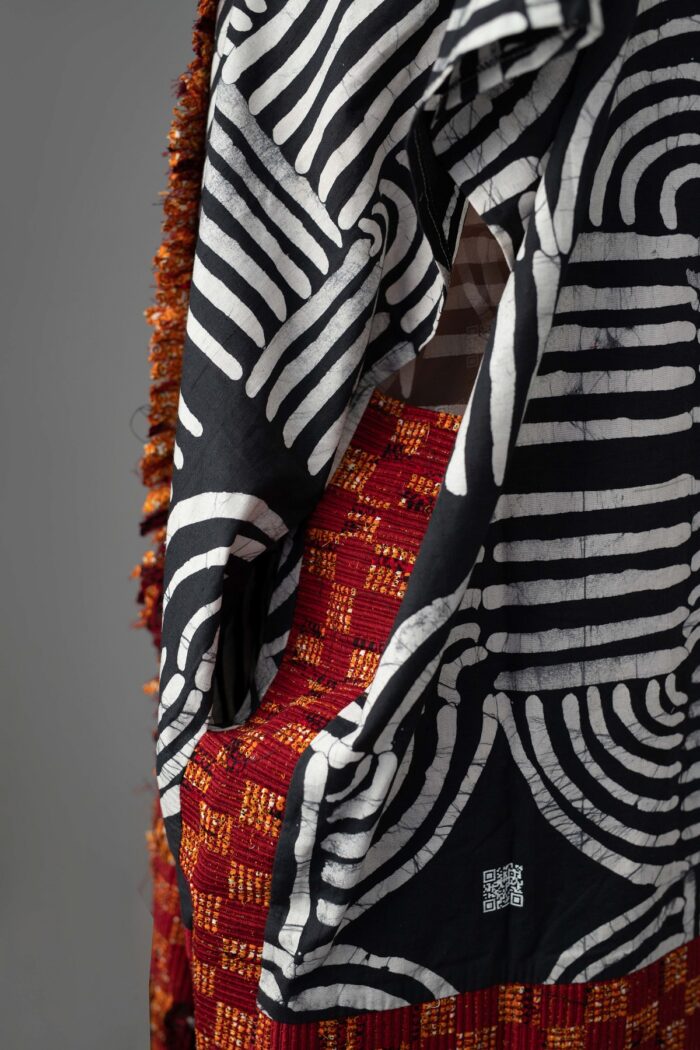 Kimono Embellished with Wine Red Mix Diakwu - Image 3