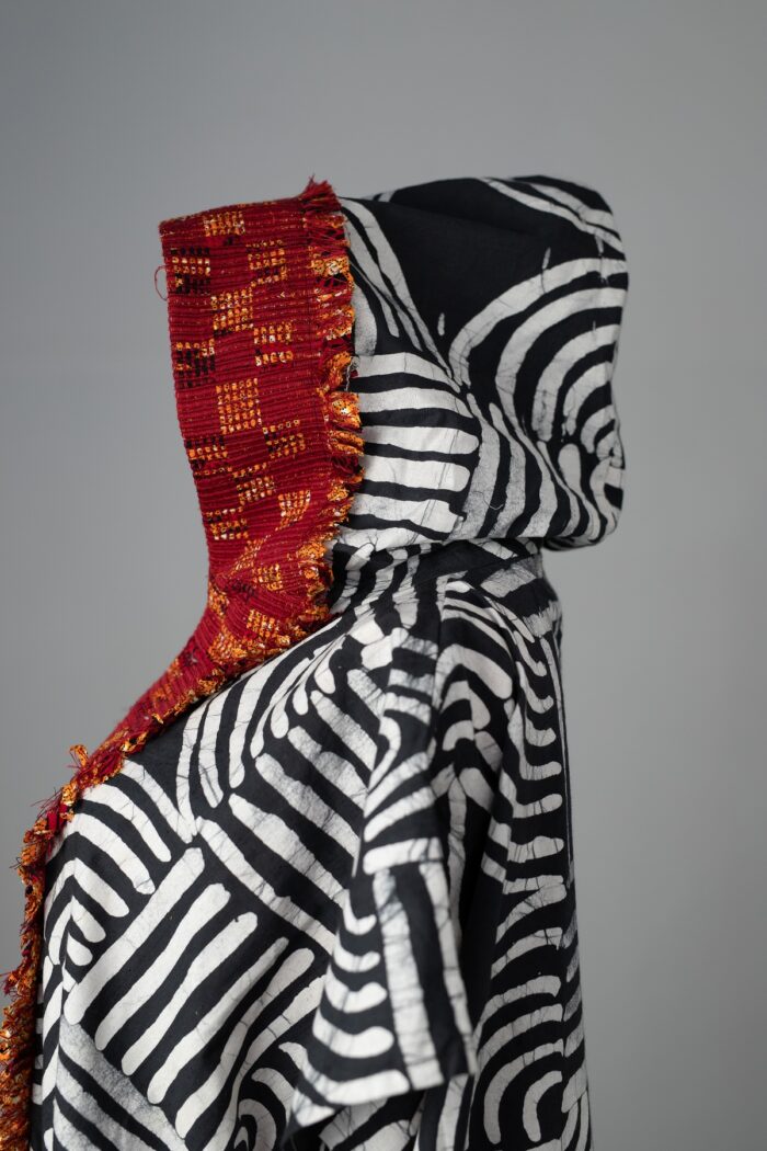 Kimono Embellished with Wine Red Mix Diakwu - Image 4