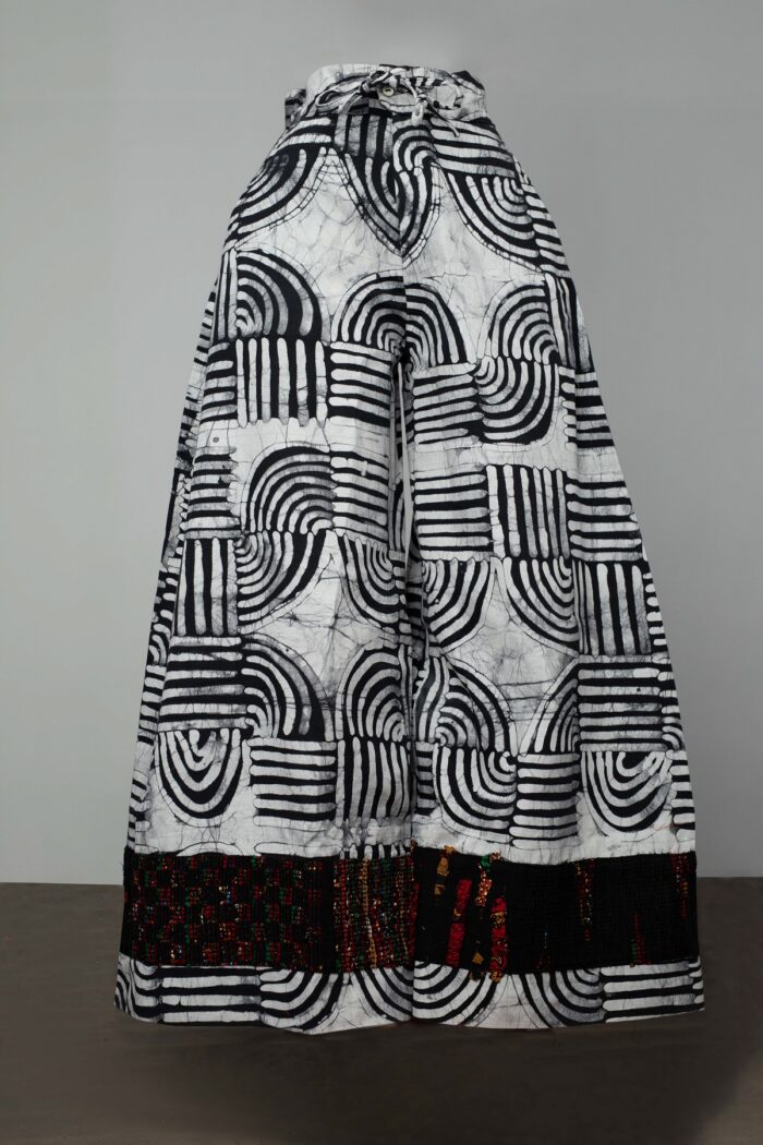 Wide Leg Pants Embellished with Black Mix Diakwu Strip - Image 2