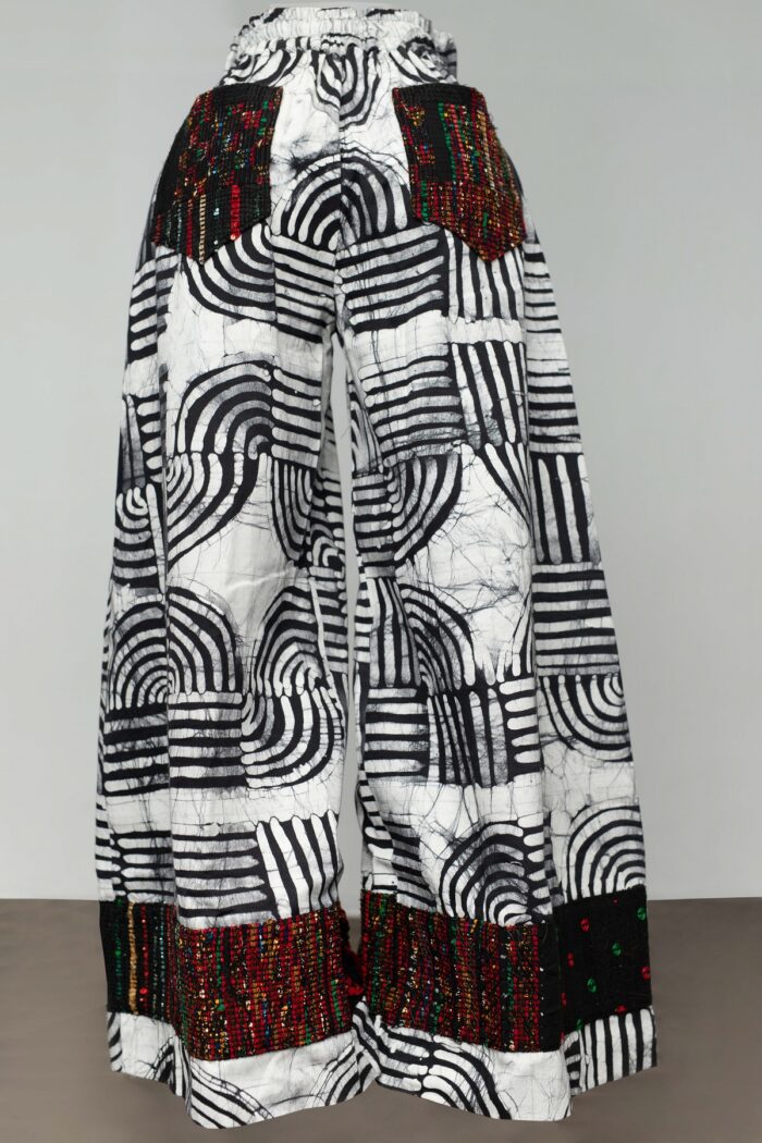 Wide Leg Pants Embellished with Black Mix Diakwu Strip